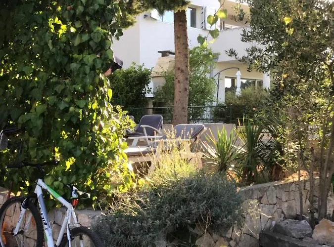 Milu アパート ピロヴァッツ